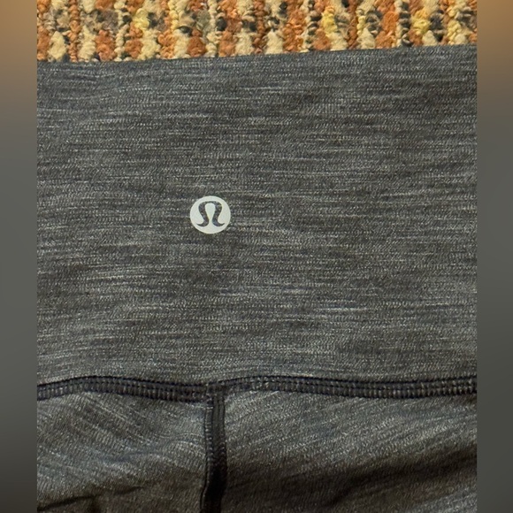 Lululemon High Times Pant in Heathered 7/8 length in Black, Size 4 - Picture 4 of 11